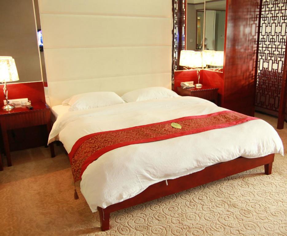 Guangzhou Yuncheng Hotel Экстерьер фото
